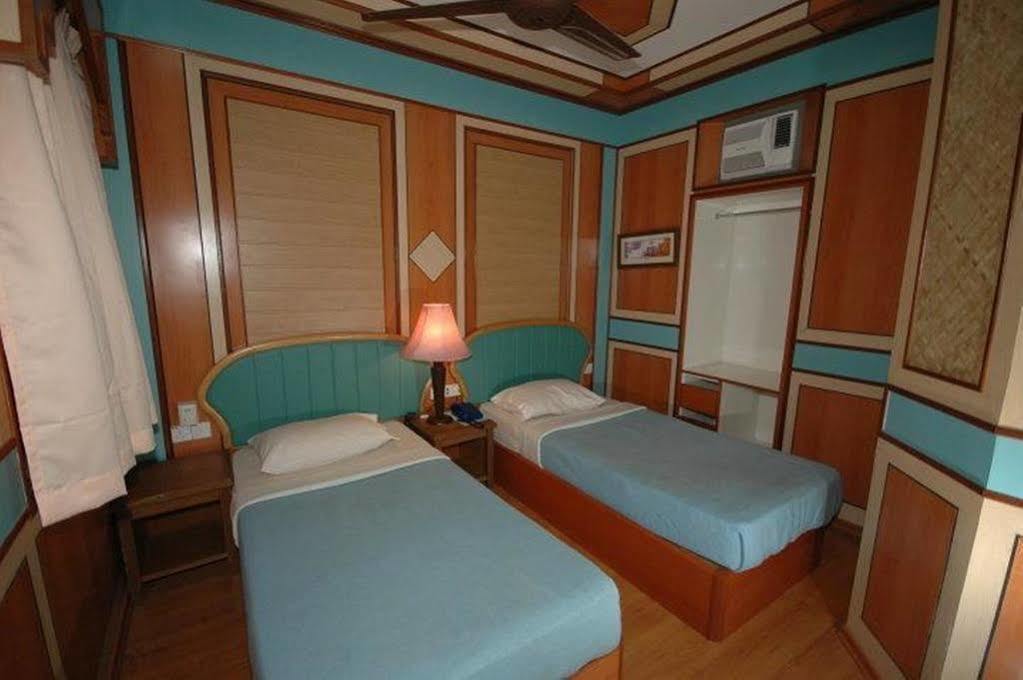 Shari La Island Resort Kampong Pasir Hantu Exterior foto