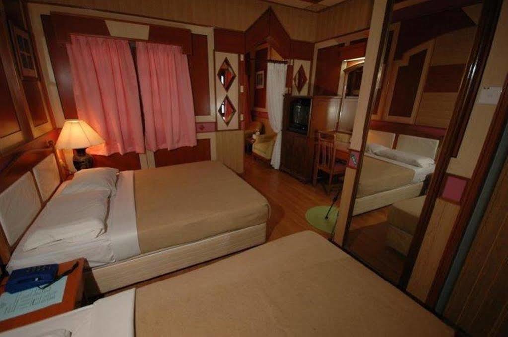 Shari La Island Resort Kampong Pasir Hantu Exterior foto